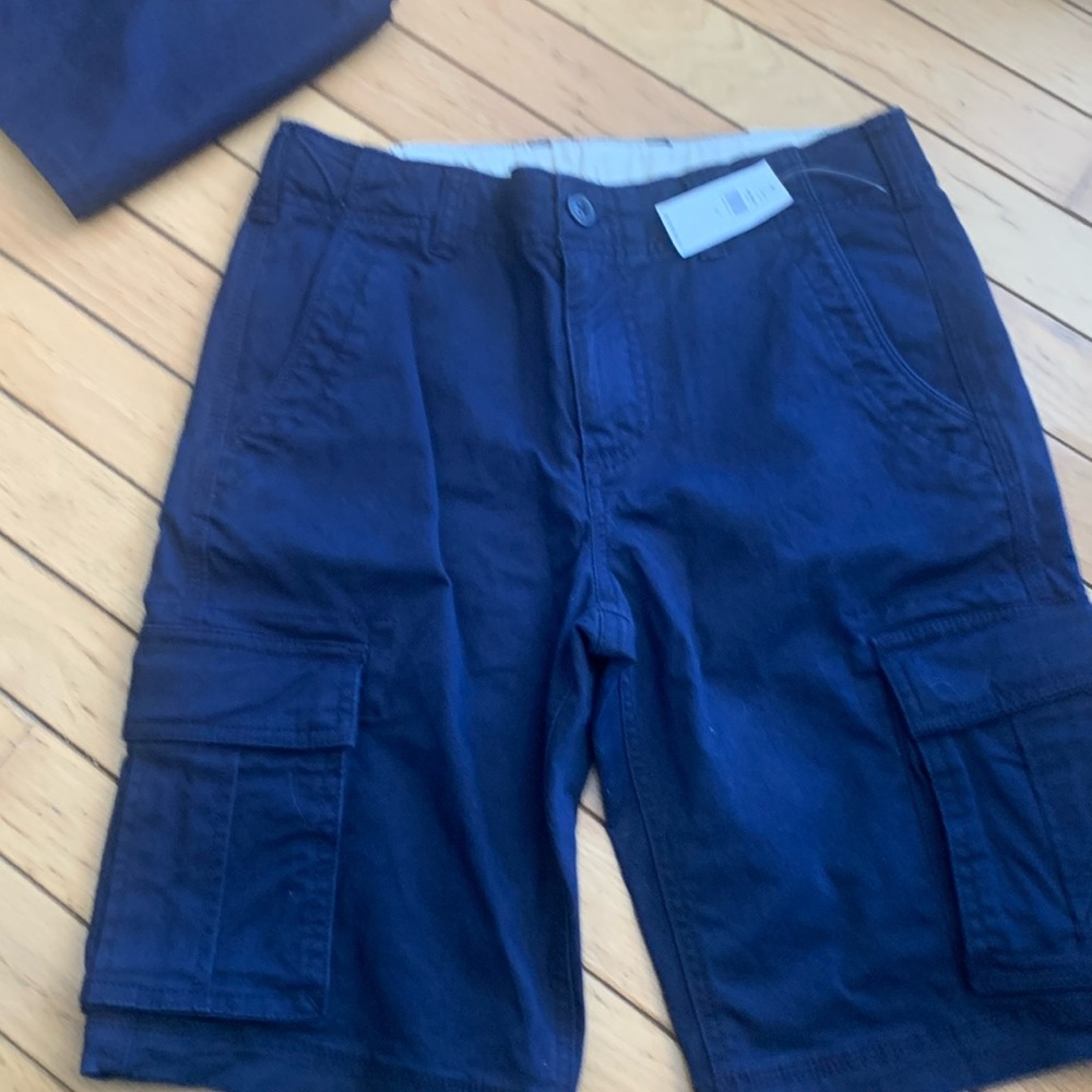 GAP NWT navy cargo shorts with adjustable waist size 14